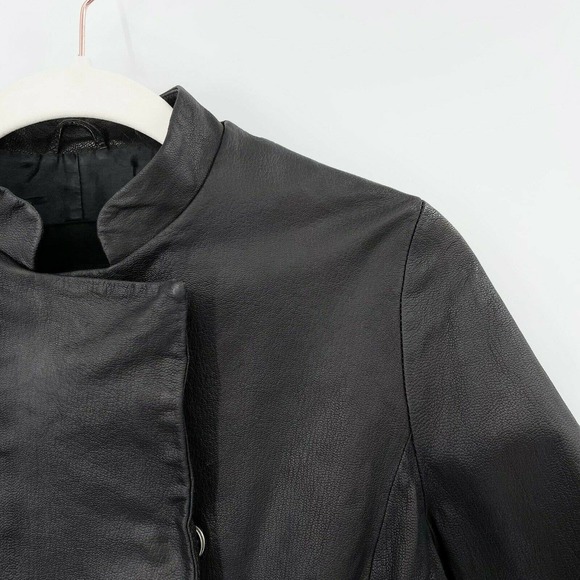 Club Monaco Cropped Leather Jacket Sz M Solid Black Mandarin Collar Snap Buttons - Picture 2 of 8